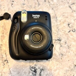 Instax Mini 11 Camera in Sleek Black